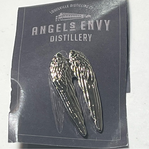 None Jewelry - Angel’s envy bourbon distillery lapel pin new